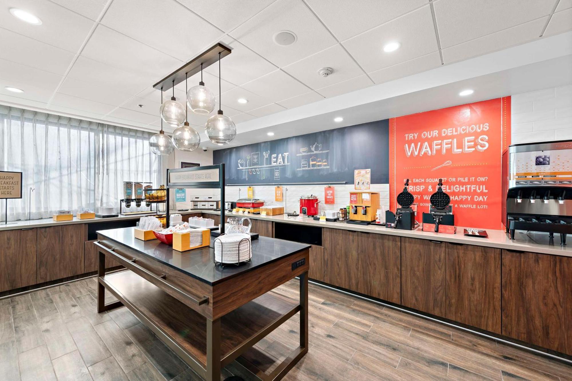 Hampton Inn Los Angeles Airport Lennox Экстерьер фото